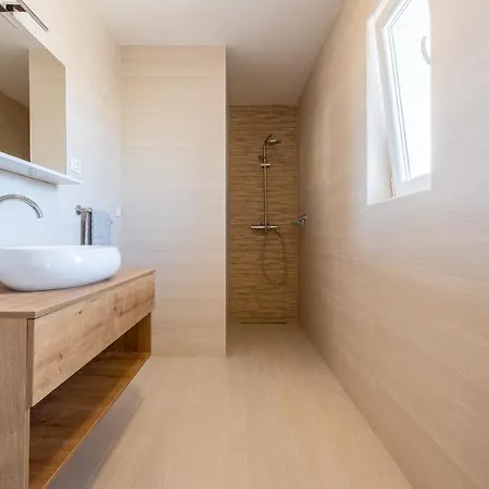Private House Velebita Вилла Ражанац