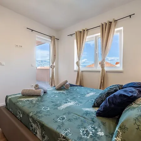 ヴィラ Private House Velebita Ražanac
